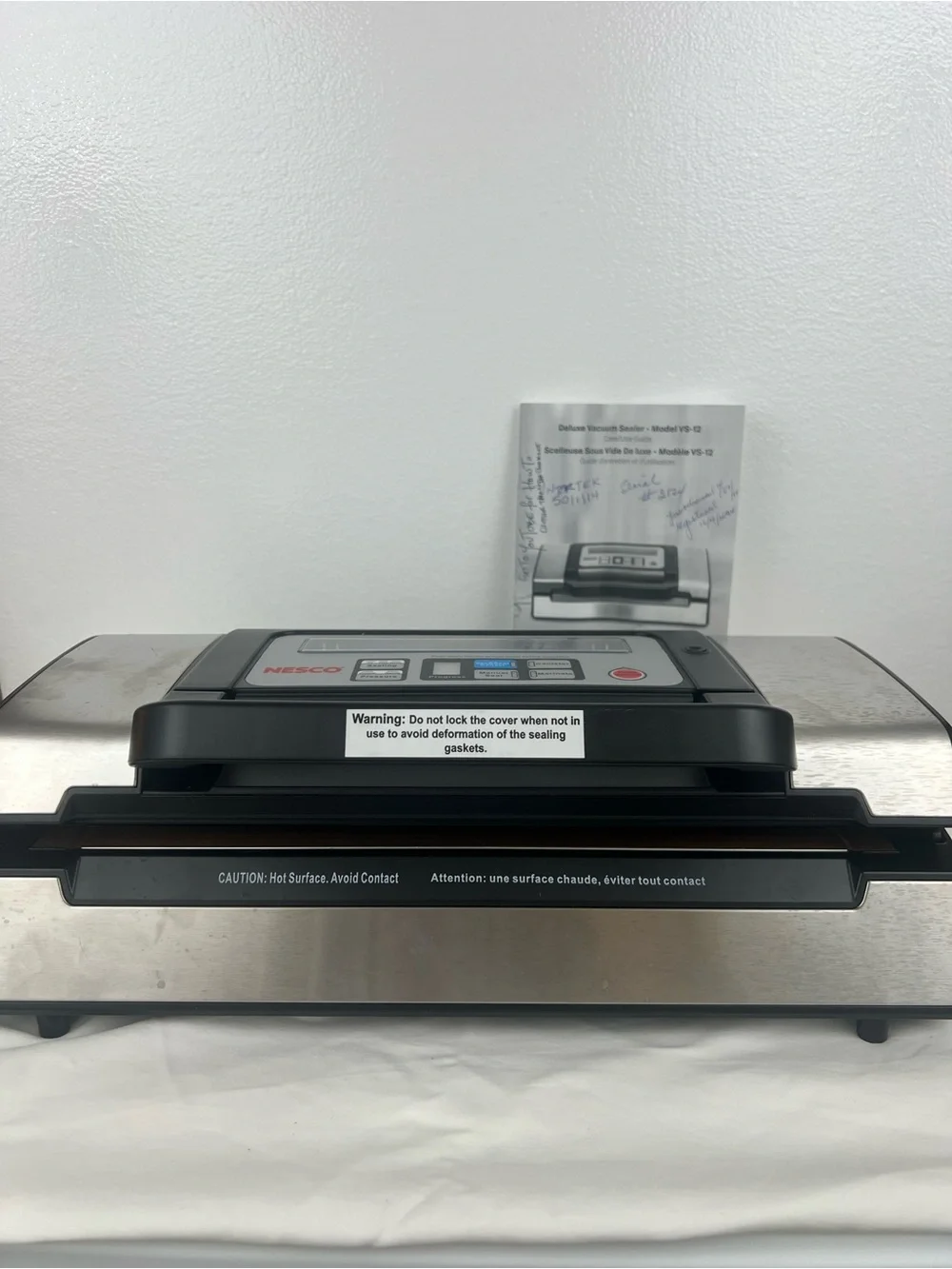 Nesco Deluxe Food VS-12 Vacuum Sealer Silver With Bags…. Works